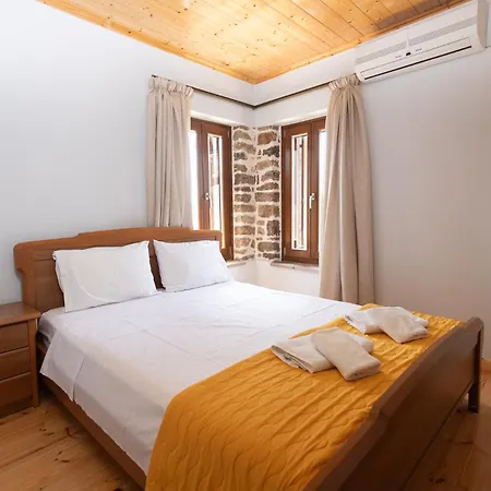 To Spiti Sto Castro Apartment Nafpaktos Exterior photo